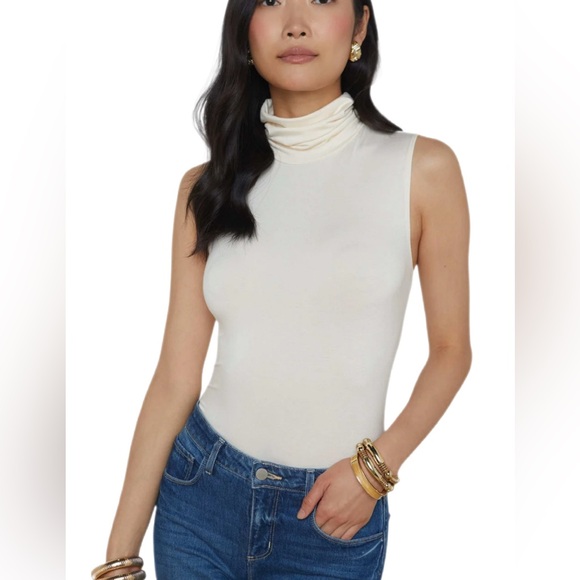 NEW NWT L’AGENCE Ceci Off-White Sleeveless Turtleneck Top Medium - Picture 1 of 6